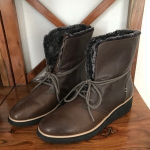 Clarks collection 🌸 SUPER CUTE Leather bootie,lace up NEW!